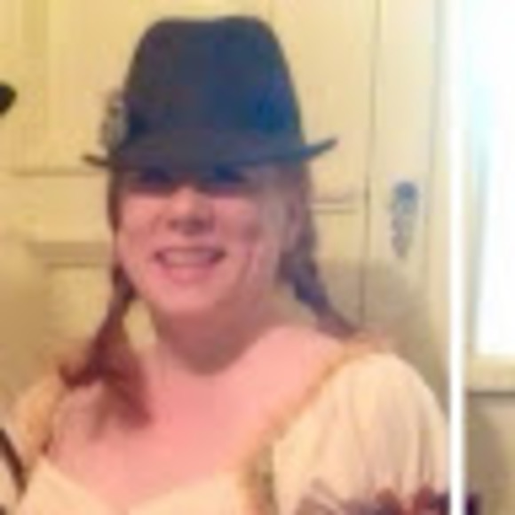 Meet your Posher, Alison - Picture 1 of 1